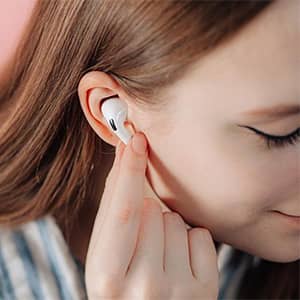 Lee más sobre el artículo ¿Los Auriculares Son Malos para la Salud?