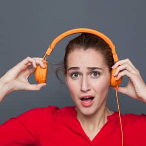 Lee más sobre el artículo ¡Cuidado! Auriculares y Otitis