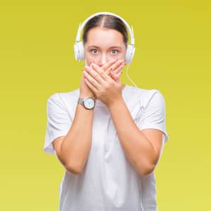 Lee más sobre el artículo ¿Los Auriculares Pueden Causar Cáncer?