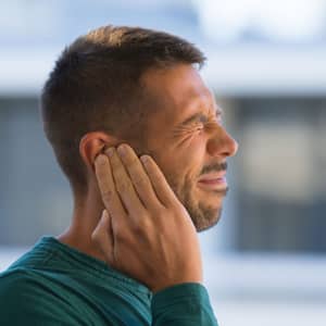 Lee más sobre el artículo ¿Los Auriculares Pueden Causar Otitis?