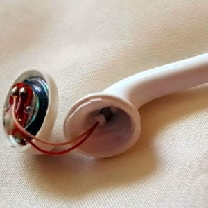 Lee más sobre el artículo ¿Por qué los auriculares tienen imanes?