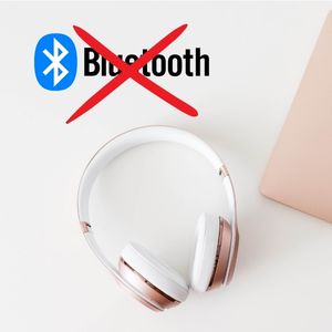 Lee más sobre el artículo ¿Por qué en los auriculares Bluetooth se escucha cortado?