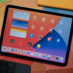 Lee más sobre el artículo ¿Qué auriculares me recomiendan para el iPad?