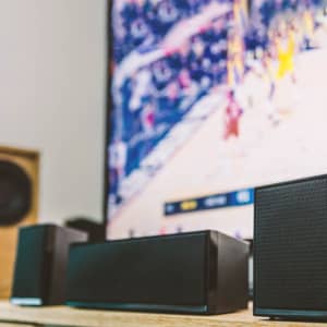 Lee más sobre el artículo ¿Cómo conectar unos altavoces a la TV?