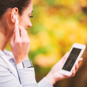 Lee más sobre el artículo Cómo restablecer la conexión de los auriculares Bluetooth