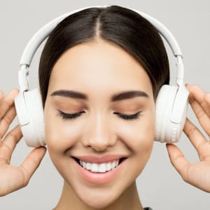 Lee más sobre el artículo ¿Qué características deben tener unos buenos auriculares?
