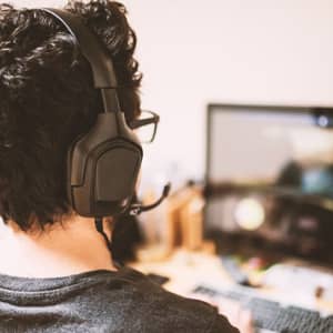 Lee más sobre el artículo ¿Se pueden usar los auriculares como micrófono y los altavoces a la vez?