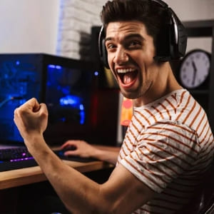 Lee más sobre el artículo Cuáles son las ventajas de usar auriculares gamer para videojuegos